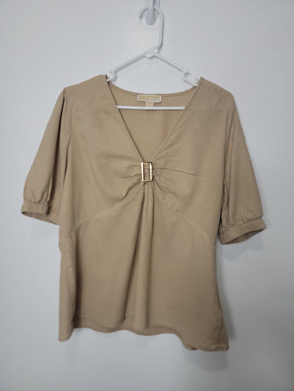 MICHAEL Michael Kors Women's Tan W/ Buckle Accent Short Sleeve Top, XL